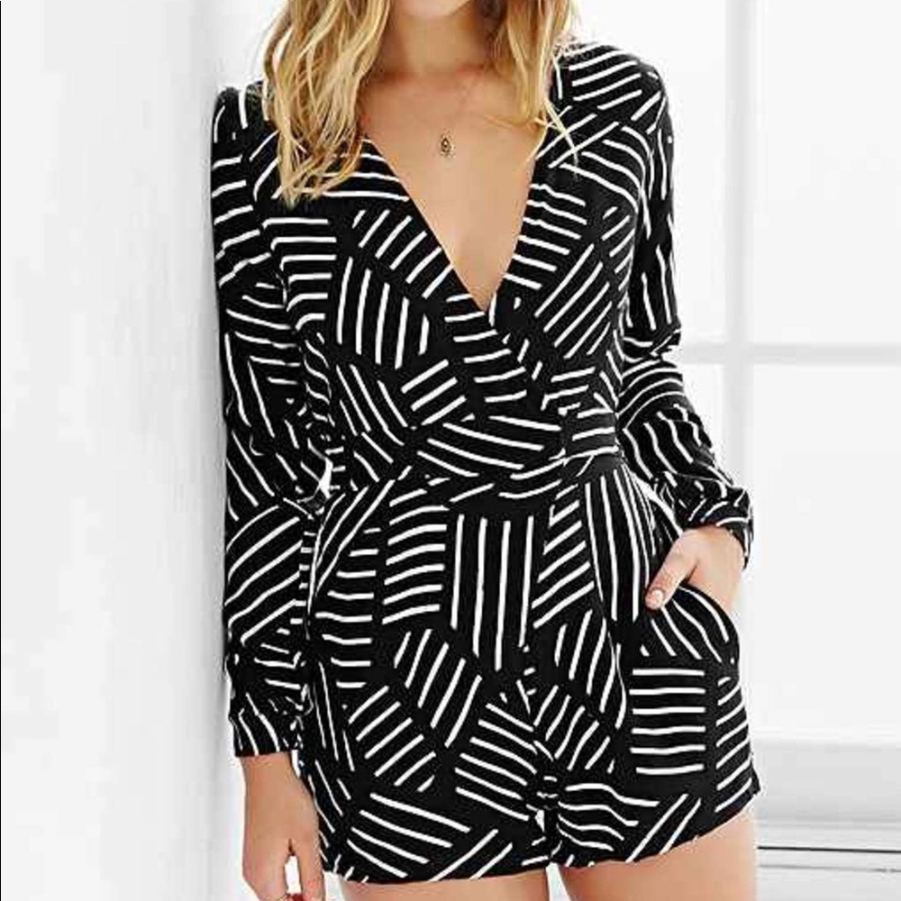 Like new romper-urban outfitters